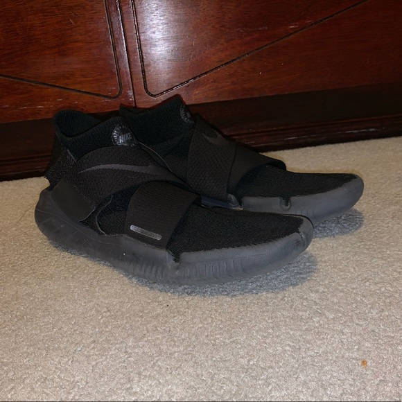 Nike Other - Nike free runners size 10